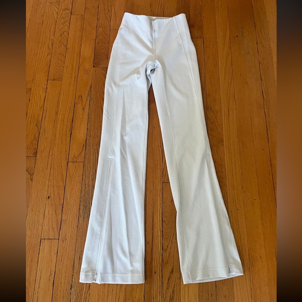 NWOT Lululemon ribbed softstreme yoga pants!